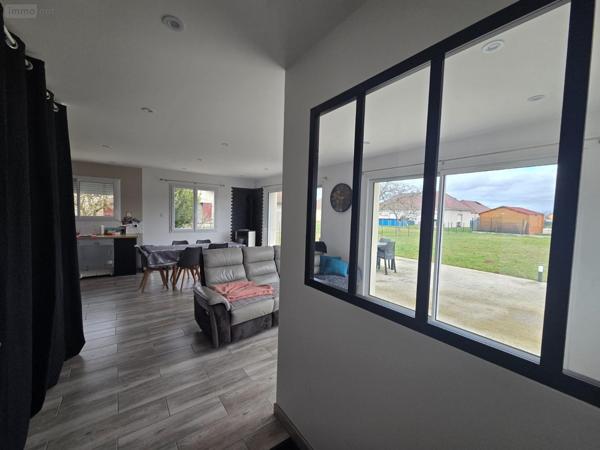 Maison à louer à Branges en Saône-et-Loire (71500), ref : GERANCE 50