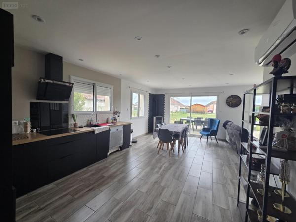 Maison à louer à Branges en Saône-et-Loire (71500), ref : GERANCE 50