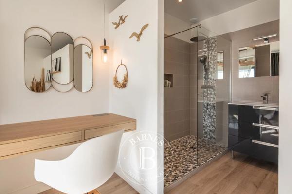 La Tour-de-Salvagny, Maison 4 Chambres -  204 m² à vendre