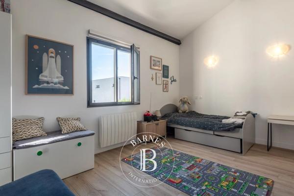 La Tour-de-Salvagny, Maison 4 Chambres -  204 m² à vendre