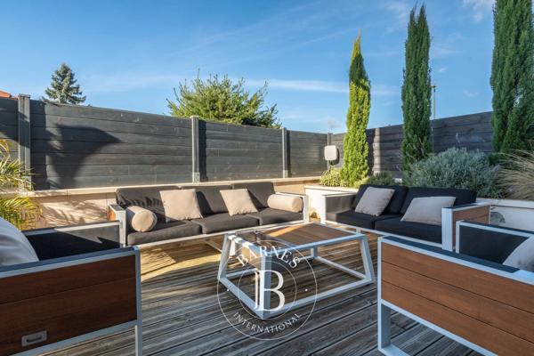 La Tour-de-Salvagny, Maison 4 Chambres -  204 m² à vendre
