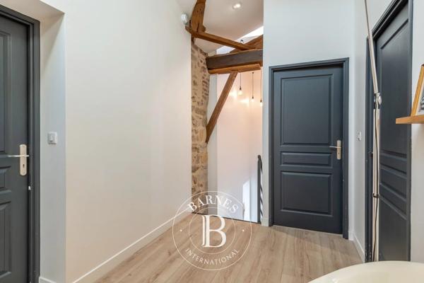 La Tour-de-Salvagny, Maison 4 Chambres -  204 m² à vendre