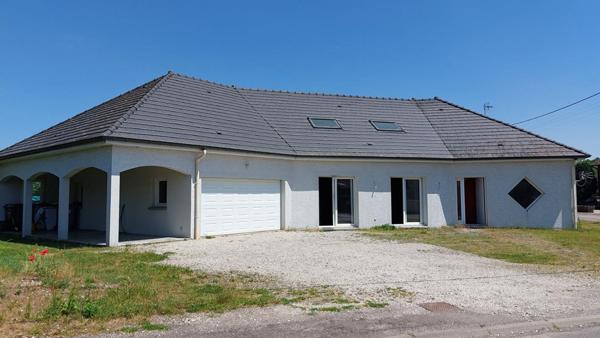 Maison Magnoncourt 6 pièce(s) 214 m2 plain pied, jardin