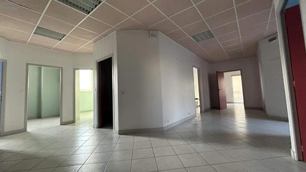 Achat - Fonds et/ou murs commerciaux Château-Gontier-sur-Mayenne 53200 15 pièces 360 m 2 936 m 2