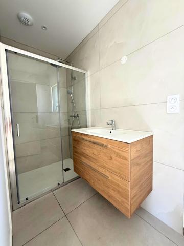 EXCLUSIVITÉ - GUIDEL, MAISON CONTEMPORAINE NEUVE À 400 M DU BOURG , Guidel