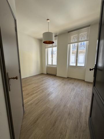 SAINT-GENES- MAISON 150M² AVEC JARDIN A LOUER
