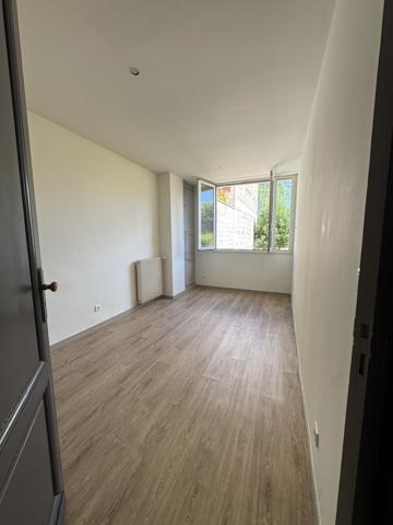 SAINT-GENES- MAISON 150M² AVEC JARDIN A LOUER