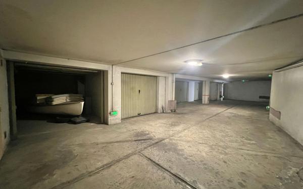 Stationnement à vendre    20 m2 Béziers