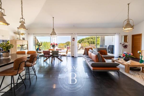 Porto-Vecchio, Villa 5 Chambres -  323 m² à vendre