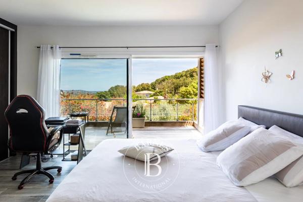Porto-Vecchio, Villa 5 Chambres -  323 m² à vendre