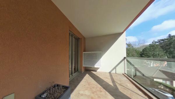 APPARTEMENT T4 A LOUER - LYON 4EME ARRONDISSEMENT Lyon Plage-Ypres 113.6 m 2 1 989 € charges comprises par mois