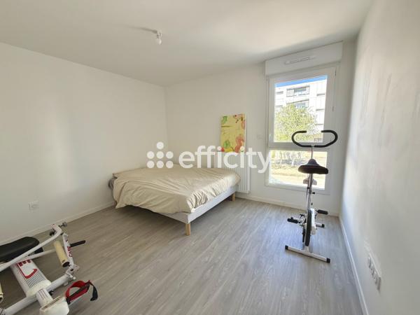 Maison
         4 pièces
        - 84 m² Exclusivité 275 000 € *