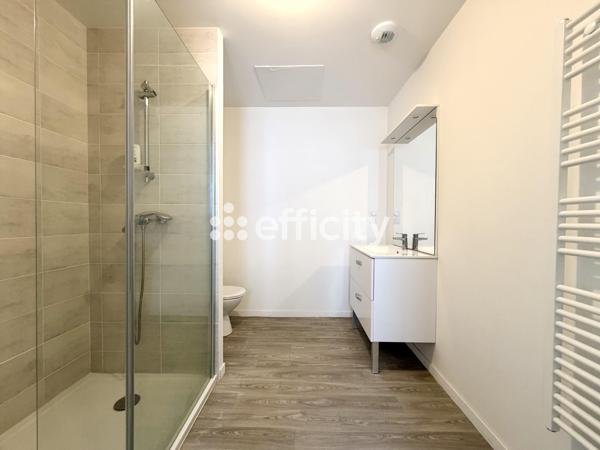 Maison
         4 pièces
        - 84 m² Exclusivité 275 000 € *