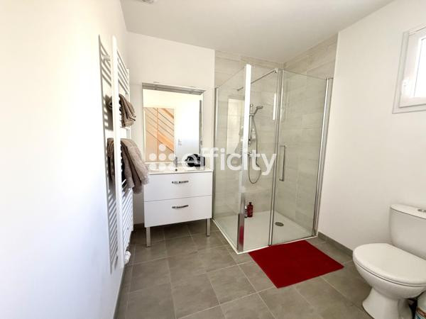 Maison
         4 pièces
        - 84 m² Exclusivité 275 000 € *
