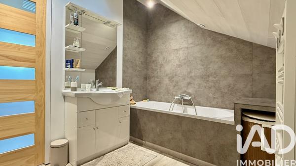 Maison à vendre 6 pièces 148 m² Saint-Ouen-les-Vignes