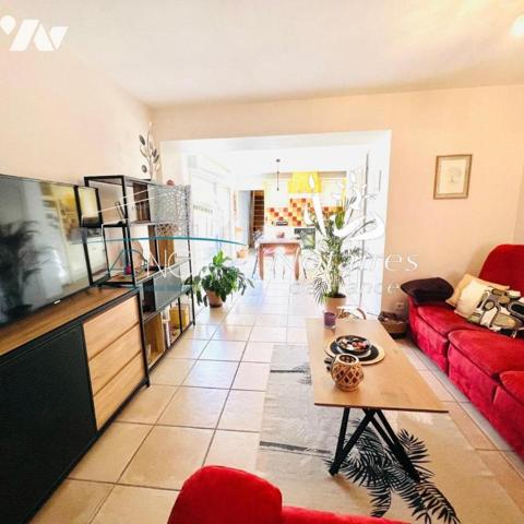 IMMEUBLE DE 2 APPARTEMENTS AVEC TERRASSES ET GARAGES