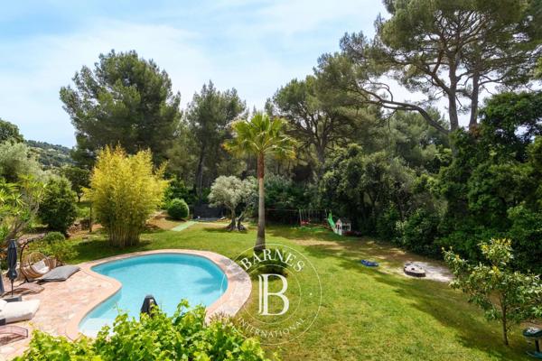 Sanary-sur-Mer, Villa 5 Chambres -  162 m² à vendre