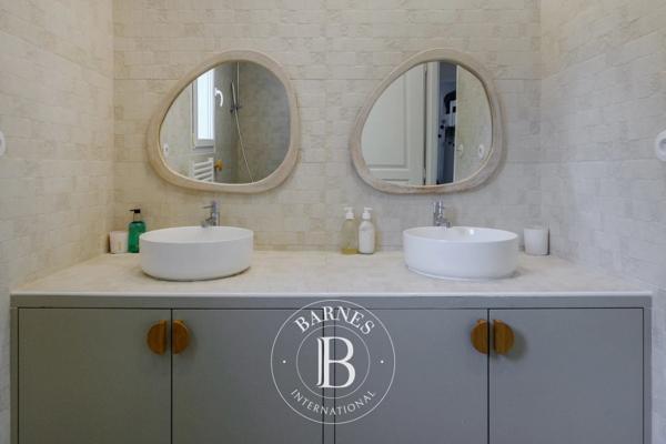 Sanary-sur-Mer, Villa 5 Chambres -  162 m² à vendre