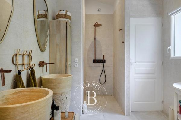 Sanary-sur-Mer, Villa 5 Chambres -  162 m² à vendre