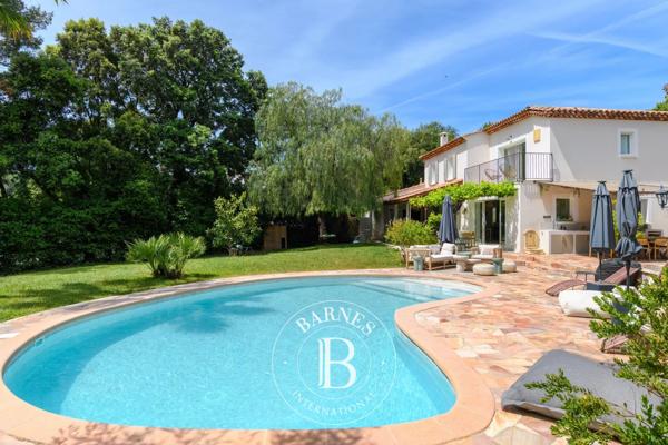 Sanary-sur-Mer, Villa 5 Chambres -  162 m² à vendre