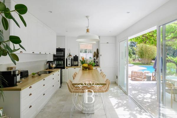 Sanary-sur-Mer, Villa 5 Chambres -  162 m² à vendre