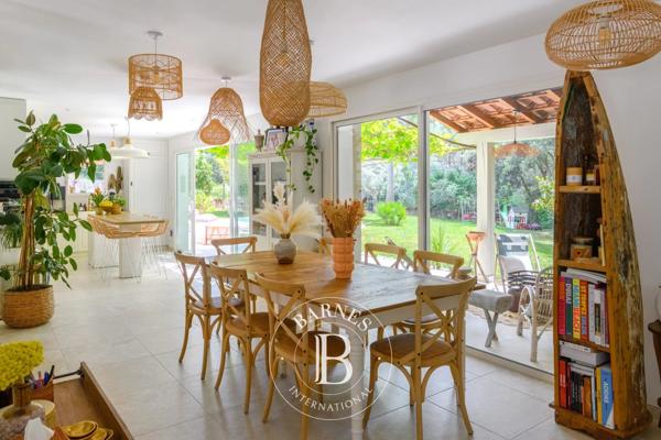 Sanary-sur-Mer, Villa 5 Chambres -  162 m² à vendre