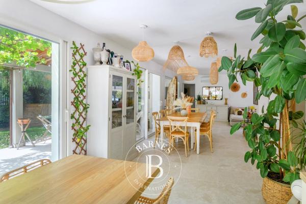 Sanary-sur-Mer, Villa 5 Chambres -  162 m² à vendre
