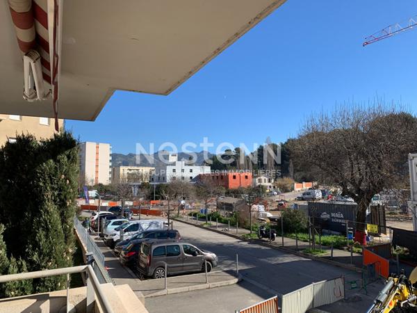 A vendre Appartement Aubagne 3 pièce(s) 68 m2 avec terrasse