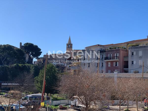 A vendre Appartement Aubagne 3 pièce(s) 68 m2 avec terrasse