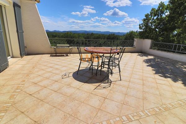 Saint Maximin: maison 286m2 sur 5000m2 - 6 voire 7 chambres