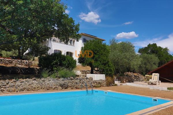 Saint Maximin: maison 286m2 sur 5000m2 - 6 voire 7 chambres