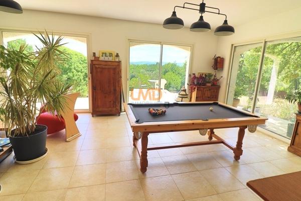 Saint Maximin: maison 286m2 sur 5000m2 - 6 voire 7 chambres
