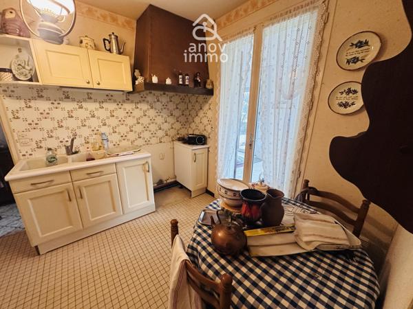 Maison
                                                                                                                                                                                                                                                                                                                        4 pièce(s)                                                                                                                                                                                                          2 chambre(s)                                                                                                                                                                                                          71.27  m²