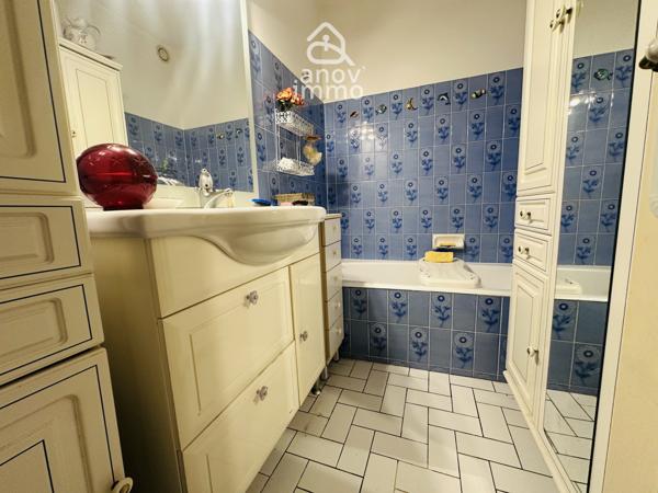 Maison
                                                                                                                                                                                                                                                                                                                        4 pièce(s)                                                                                                                                                                                                          2 chambre(s)                                                                                                                                                                                                          71.27  m²