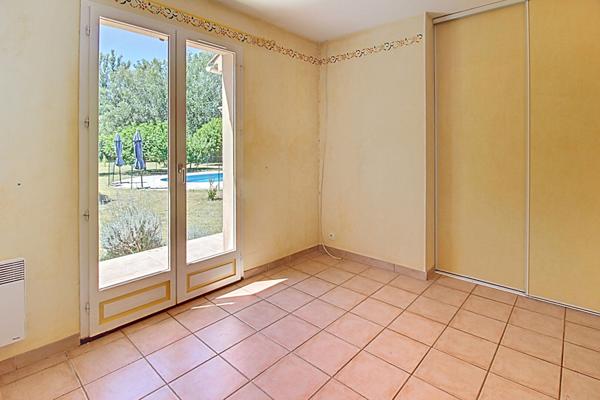 À VENDRE Maison de plain-pied à VIDAUBAN - Piscine - Double garage - Panneaux photovoltaïques