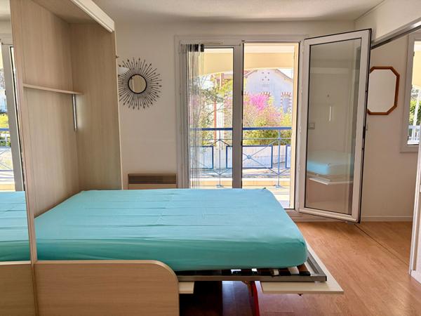 PONTAILLAC - aperçu mer Vaux sur mer