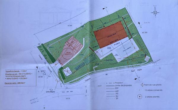 Saint-Jeannet (06640) Magnifique terrain plat d'environ 1200m², expo SUD, piscine, calme absolu