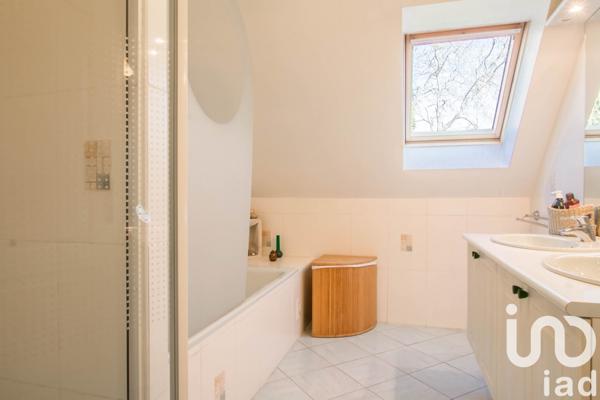 Maison 7 pièces de 178 m² à Nozay (91620)