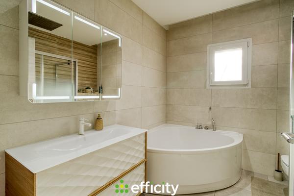 Maison 5 pièces - 140 m² Exclusivité efficity