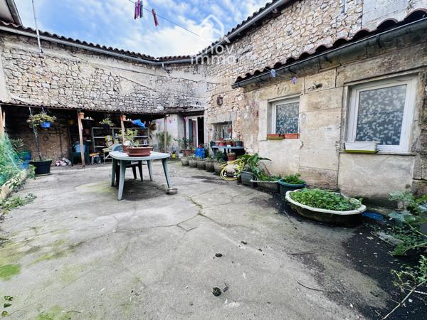 Maison
                                                                                                                                                                                                                                                                                                                        5 pièce(s)                                                                                                                                                                                                          3 chambre(s)                                                                                                                                                                                                          109.12  m²