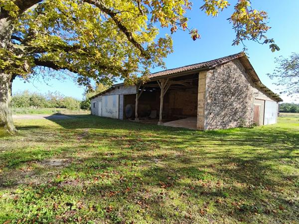 Corps de ferme à Chaunay