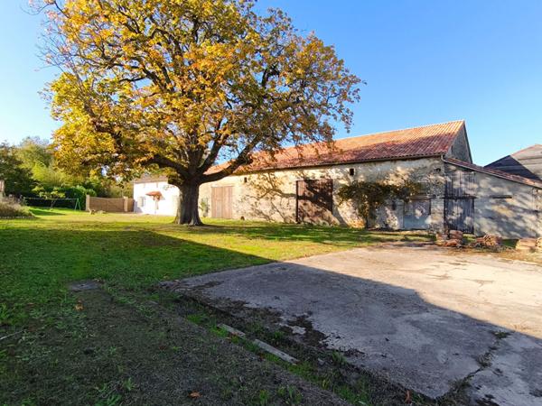 Corps de ferme à Chaunay