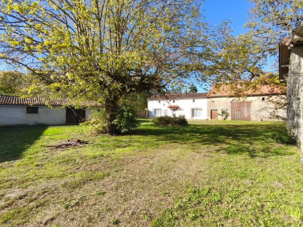 Corps de ferme à Chaunay