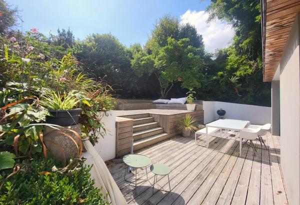 Maison avec belle rénovation, commerces à pieds !