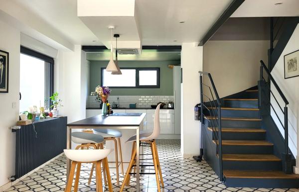 Maison avec belle rénovation, commerces à pieds !