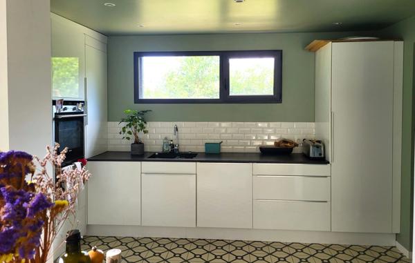 Maison avec belle rénovation, commerces à pieds !