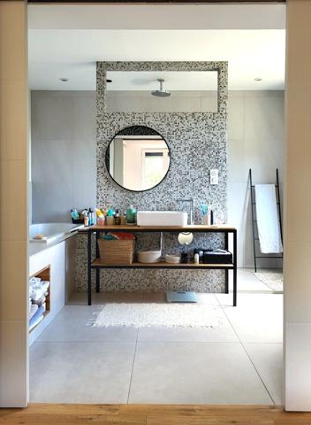 Maison avec belle rénovation, commerces à pieds !