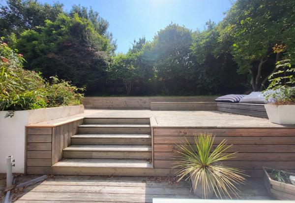 Maison avec belle rénovation, commerces à pieds !