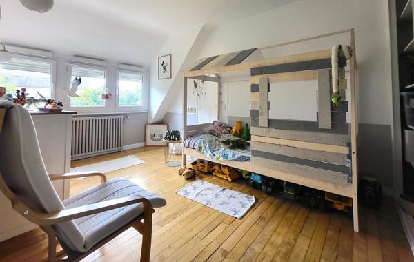 Maison avec belle rénovation, commerces à pieds !