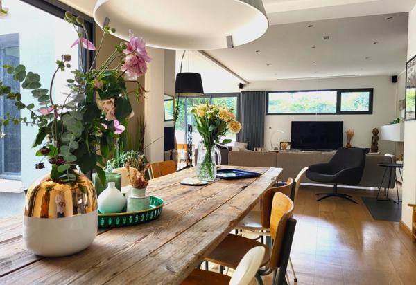 Maison avec belle rénovation, commerces à pieds !